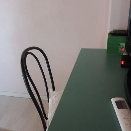Appartement Vite Dipinte 1 Bilocale In Langa à Novello Extérieur photo