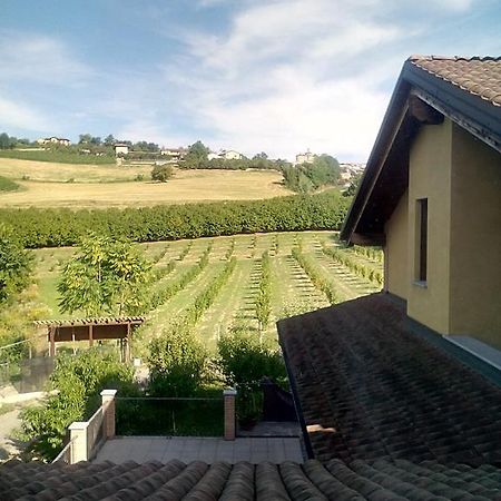 Appartement Vite Dipinte 1 Bilocale In Langa à Novello Extérieur photo