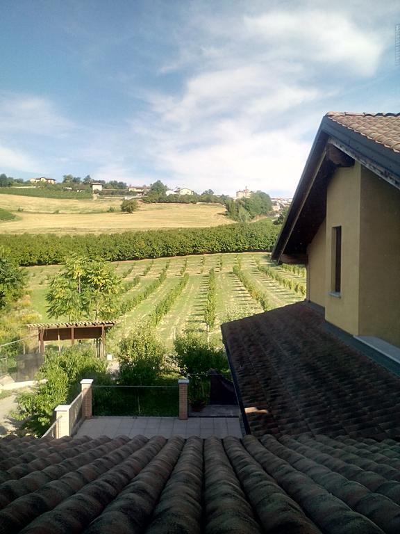 Appartement Vite Dipinte 1 Bilocale In Langa à Novello Extérieur photo