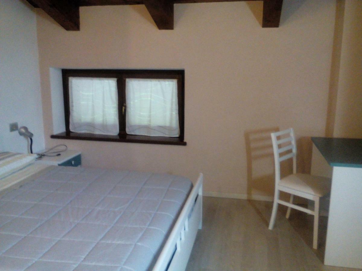 Appartement Vite Dipinte 1 Bilocale In Langa à Novello Extérieur photo