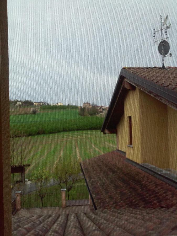 Appartement Vite Dipinte 1 Bilocale In Langa à Novello Extérieur photo
